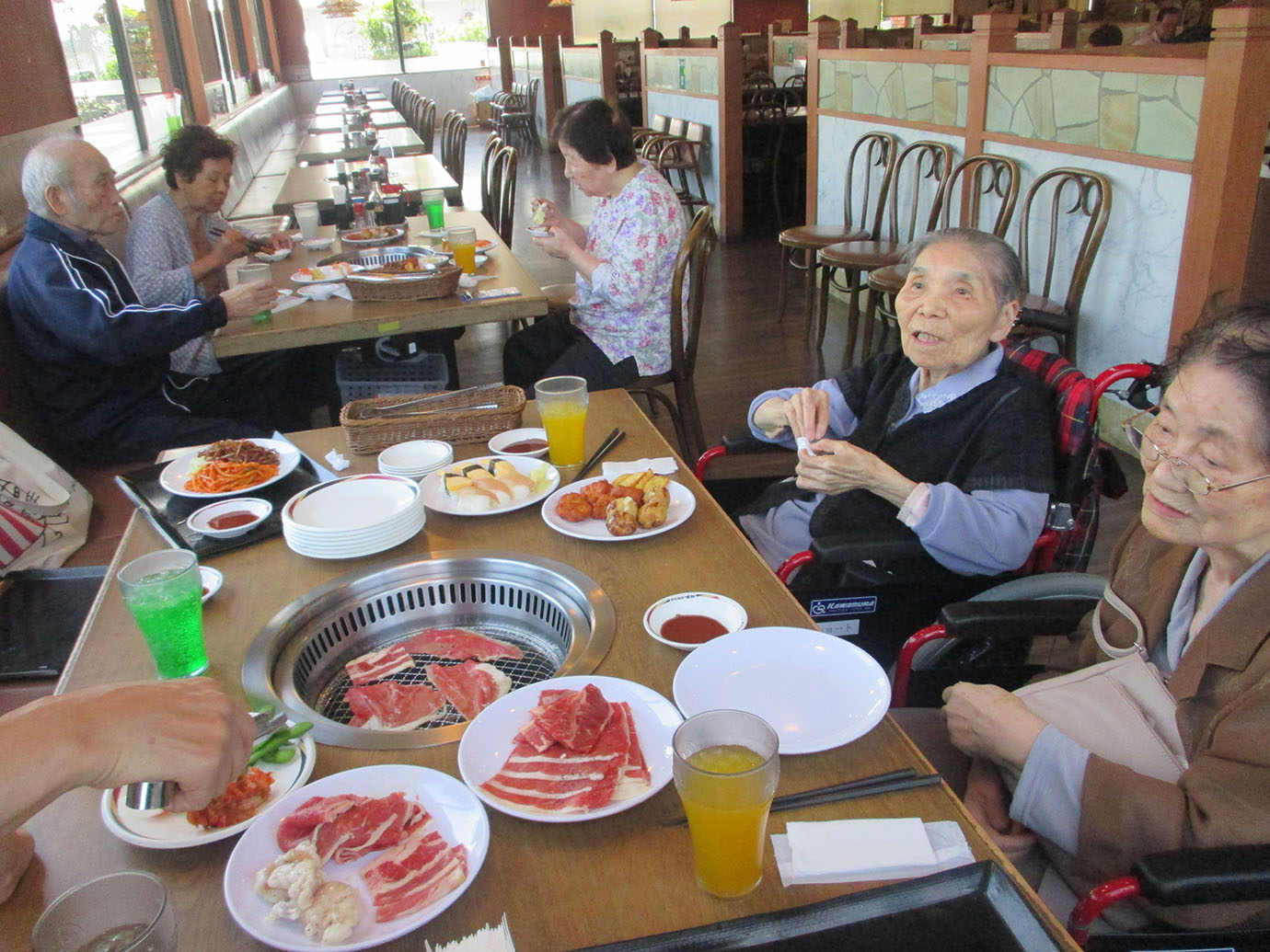 外食会