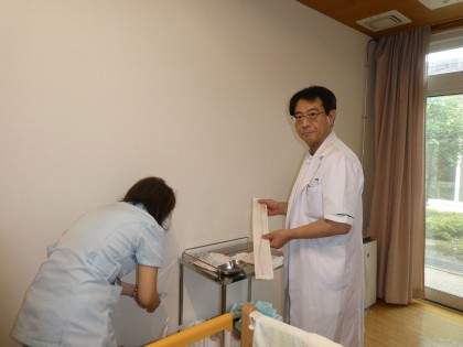 泌尿器科　髙橋先生の診察処置の風景